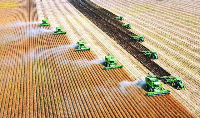 乌克兰上道了？不打军事设施改打炼油厂了，俄罗斯还能淡定到何时